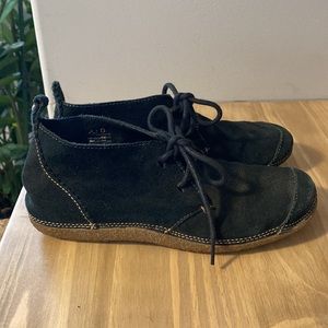 Black Suede Hush Puppies, Womens Size 7.5/Medium